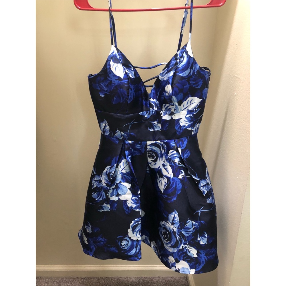 Windsor dress blue floral silk size 5
